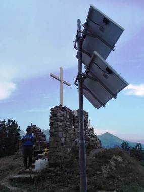 Impianto illuminazione croce in Valle Varaita