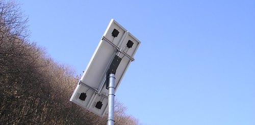 Lampeggianti fotovoltaici sulla autostrada Torino Savona